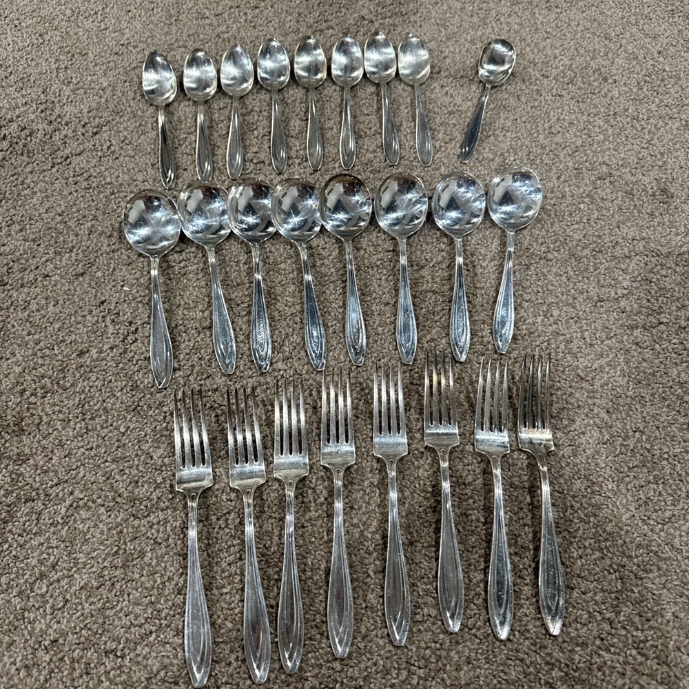 1847 Rogers Bros Silhouette Flatware Silverware Fork Spoon Soup Service For 8